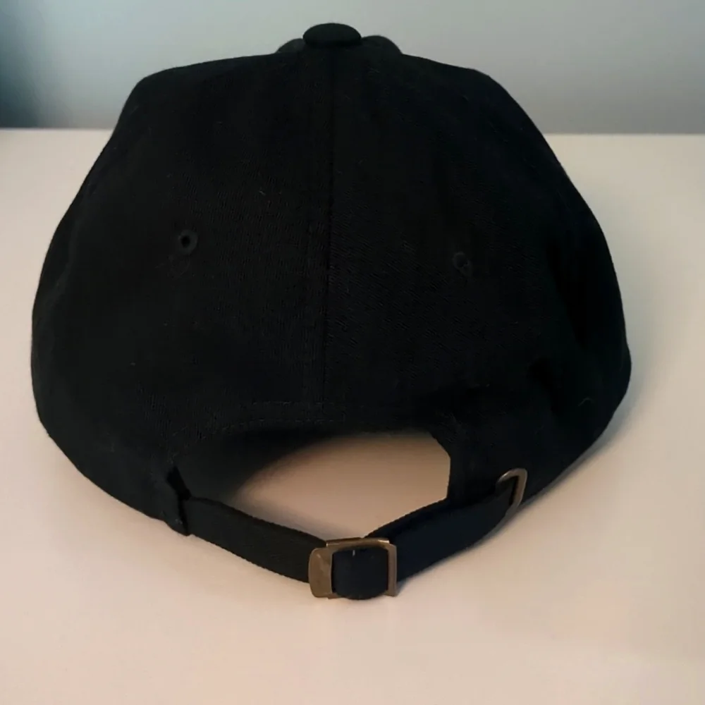 Official BTS hat - Picture 2 of 3